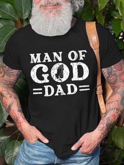 Man Of God Dad Men's T-shirt - Seseable
