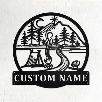 Custom Circle Camp Scene Metal Wall Art, Personalized Camper Name Sign Decoration For Room, Camping Home Decor, Custom Camping - Thegiftio UK