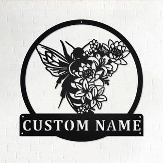 Custom Floral Bee Metal Wall Art, Personalized Beekeeper Name Sign Decoration For Room, Bee Metal Home Decor, Custom Floral Bee, Honey Bees - Thegiftio UK