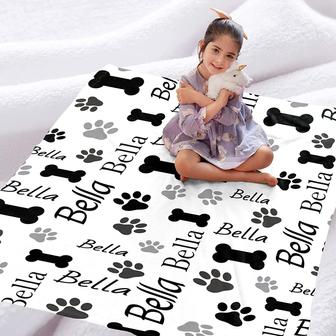 Custom Pet Name Blanket Personalized Dogs Blanket Customized Puppy Blanket, Dog Gift For Dog Lovers Mom Dad Cute Dog Paw Prints Soft Flannel Throw Blanket For Bed Sofa Travel Small For Kids - Thegiftio UK
