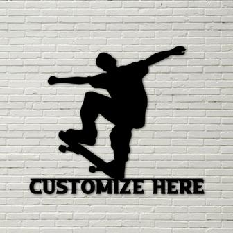 Customizable Metal Skateboarder Sign, skateboarder, skateboard sign, custom skateboard, custom skater sign, skateboard decor - Thegiftio UK