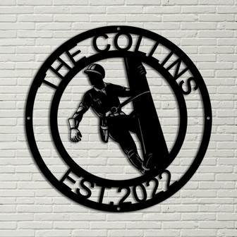 Personalized Lineman Gift, Front Door wreaths, Last name, Groomsmen proposal, Christmas Gift, Custom Wall Decor, Door Hanger, Gift for Him - Thegiftio