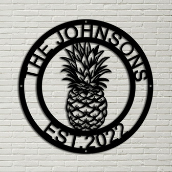 Personalized Pineapple Metal Sign - Housewarming Gift - Personalized Metal Sign - Custom Metal Sign - Pineapple metal sign, Pineapple family - Thegiftio