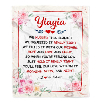 Personalized Yiayia Blanket From Grandkids Granddaughter Grandson We Hugged This Blanket Floral Yiayia Birthday Mothers Day Christmas Fleece Throw Blanket - Thegiftio UK