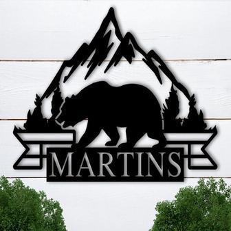 Bear Personalized Metal Sign-Cabin Metal Sign- Family Name Sign Metal-Custom Bear Sign-Bear Mountain Metal Wall Art-Housewarming Gift - Thegiftio UK