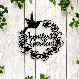 Personalized Hummingbird Flower Metal Sign, Garden Decor, Custom Name Wall Art Gardener Gift Floral Sign - Thegiftio UK