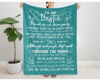 To My Friend Friends Are Our Chosen Family Fleece Blanket Gift For Sister Friend Gift For Her Gift For Him Gift - Thegiftio UK