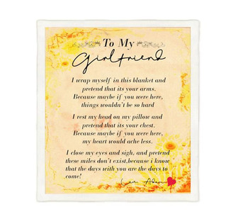 To My Girlfriend - I Wrap Myself In This Blanket And Pretend That Its Your Arms Gift For Wife Birthday Gift Home Decor - Thegiftio UK