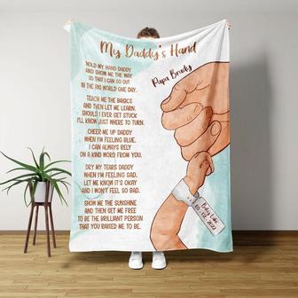 Personalized Father's Day Gift, Custom My Daddy's Hand Blanket, Father Of Newborn Baby Gift - Thegiftio UK