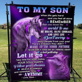 Blanket Mom To Son Wolf When Life Gets Hard & You Feel All Alone - Thegiftio UK