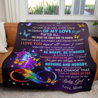 To My Daughter I Am So Proud Of You Fleece Blanket Gift For Family, Birthday, Daughter, Mom To Daughter Gift - Thegiftio UK