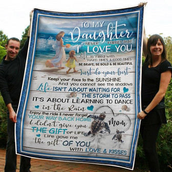 To My Daughter Walking On The Beach The Gift Of You Gift From Mom Fleece Blanket Gift For Christmas - Thegiftio UK