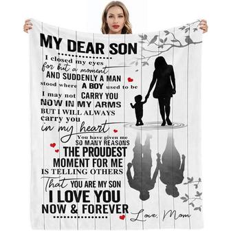 Gifts from Mom For Fathers Day Birthday Christmas for Him Son Adult Teenage from Mom Love You Soft Bed Throw Blanket - Thegiftio UK