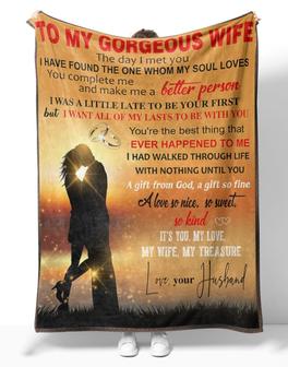 Personalized To My Gorgeous Wife Couple Kiss Blanket, To My Gorgeous Wife The Day I Met You Couple Blanket Gifts For Gorgeous Wife - Thegiftio UK