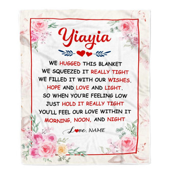 Personalized Yiayia Blanket From Grandkids Granddaughter Grandson We Hugged This Blanket Floral Yiayia Birthday Mothers Day Christmas Fleece Throw Blanket - Thegiftio UK