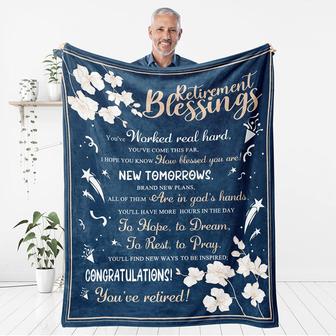 Retirement Blanket, Best Retired Gifts Blanket for Women, Men, Dad, Mom, Grandma, Friend, Teacher, Nurses,Police, Farewell Gifts for Coworkers Boss - Thegiftio UK