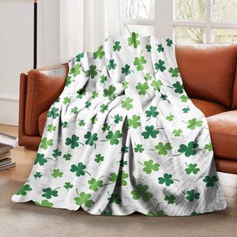 Shamrock St Patricks Day Throw Blanket - Gift for St Patrick's Day - Thegiftio UK