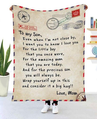 To My Son Even When I'm Not Close By I Want You To Know I Love You Love Mom Fleece Blanket - Thegiftio UK