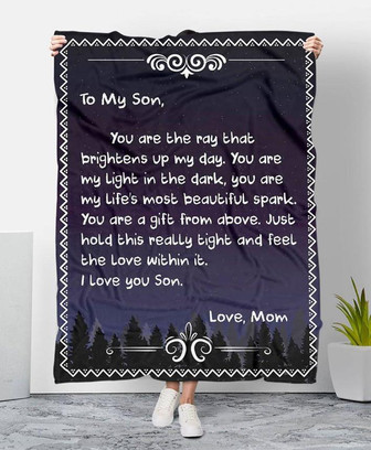 To My Son You Are The Ray That Brightens Up My Day Family Gift From Mom To Son Fleece Blanket - Thegiftio UK