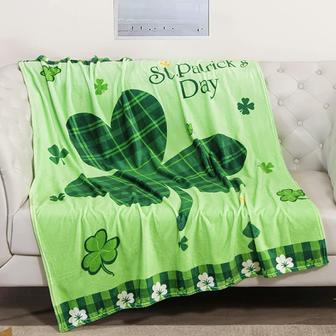 St. Patrick's Day Blankets - Lucky Shamrocks Flannel Fleece Throw Blanket - Thegiftio UK