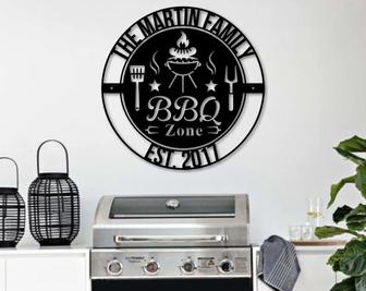 Personalized BBQ Grill Sign Metal Wall Art-Smoker and Grilling Gift-Gift For Him-Outdoor Decor-Labor Day Gift-Housewarming Gift - Thegiftio UK