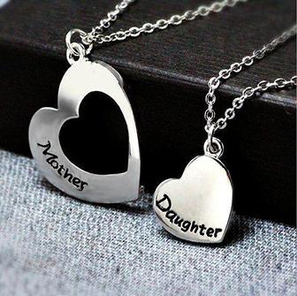 Mother Daughter Necklace Set Of 2 Matching Heart Mom And Me Jewelry - Monsterry