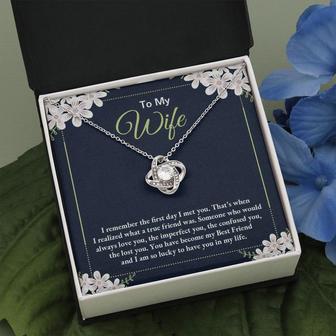 To My Wife - I Am So Lucky To Have You In My Life - Love Knot Necklace - Seseable