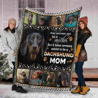 Dachshund Dog blanket, special to be a Dachshund mom blanket, dog mom gifts, Fleece Sherpa blanket, blanket size 30"x40", 50"x60", 60"x80" | Mazezy