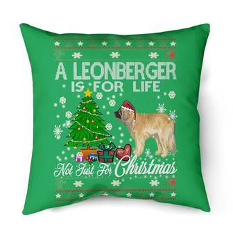 just a girl christmas Leonberger1 | Mazezy
