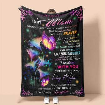 Personalised To My Brave Strong Mom | Fleece Sherpa Woven Blankets| Mothers Day Gifts 2021| Blanket for Mom| Gift for Mothers | Mazezy UK