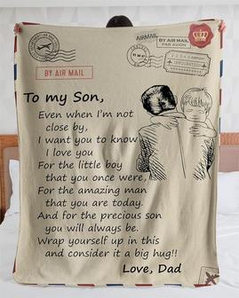 Personalized Air Mail Letter To Son Big Hug From Dad| Fleece Sherpa Woven Blankets| Gifts For Son | Mazezy DE
