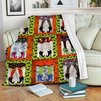 The Witch's feet Blanket, Halloween Blanket ,Sherpa Fleece mink Blanket, Adult Blanket - Gifts Her Him | Mazezy UK