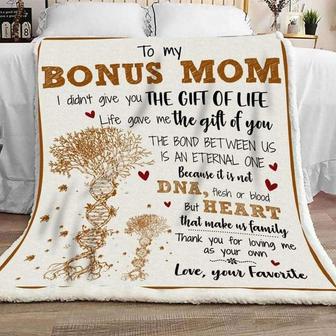To my Bonus Mom blanket, Mom's birthday, Step Mom blanket, Christmas gift, Personalized Fleece Sherpa Blankets, family blanket | Mazezy UK