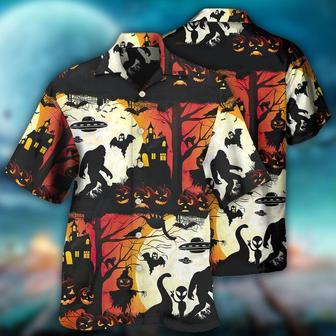 Halloween Bigfoot Hawaiian Shirt, Halloween Ew People Bigfoot UFO Aloha Shirt For Men & Women - Halloween Gift For Members Family, Friends - Seseable