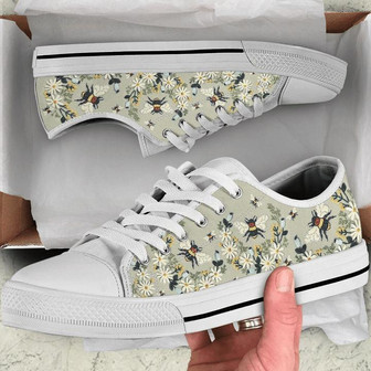Bee Hand Embroidery Low Top Shoes Sneaker - Monsterry