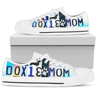 Doxie mom low top - Monsterry