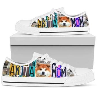 Women's Low Top Canvas Shoes For Akita Mom - Monsterry AU