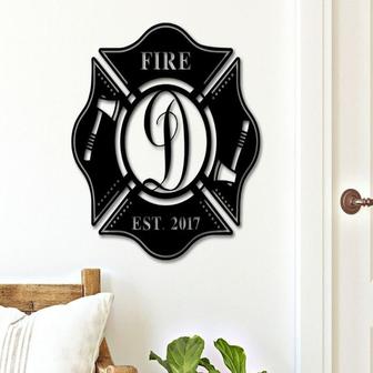 Personalized Metal Maltese Cross Sign | Firefighter Gift | First Responder Gift | Fireman Metal Art | Fireman Sign with Last Name | Fireman - Thegiftio UK