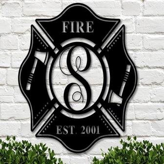 Personalized Metal Maltese Cross Sign | Firefighter Gift | First Responder Gift | Fireman Metal Art | Fireman Sign with Last Name | Fireman - Thegiftio UK