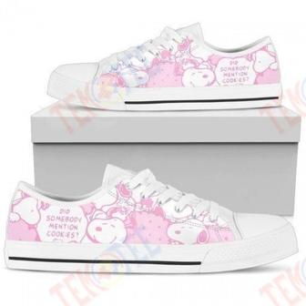 Mens Womens Pink Snoopy Low Top Shoes Custom Print Footwear Converse Sneakers | Favorety