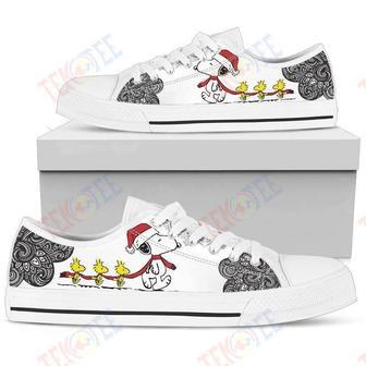 Mens Womens Snoopy Christmas Unisex Low Top Sneakers Trending Brand Low Top Shoes Custom Print Footwear Converse Sneakers | Favorety DE