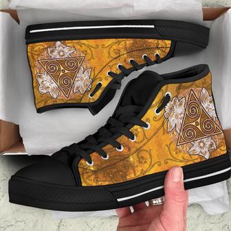 Celtic High Top Shoes - Celtic Triskelion with Daffodil Flowers Vintage Style - - Monsterry AU