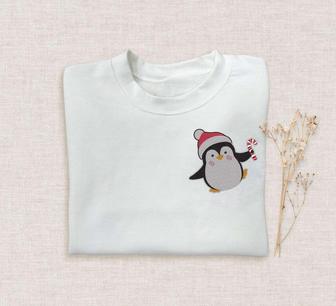 Christmas Penguin Embroidered Sweatshirt Crewneck Sweatshirt For Men | Mazezy