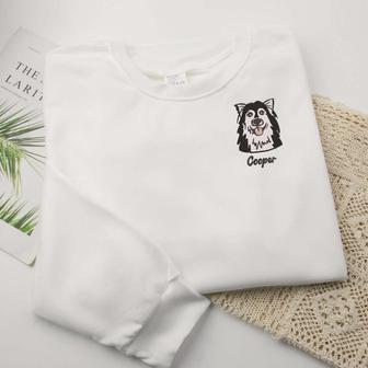 Custom Pet Sweatshirts, Embroidered Sweatshirts, Sweatshirts For Pet Lovers | Mazezy
