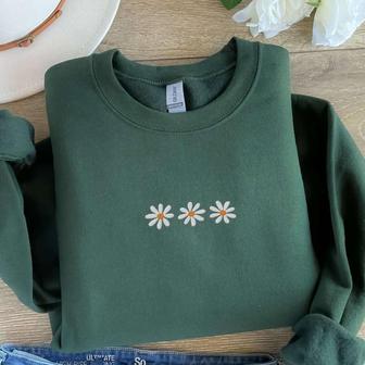 Cute Daisy Embroidered Sweatshirt, Minimalist Daisy Embroidered Sweater For Mom | Mazezy UK