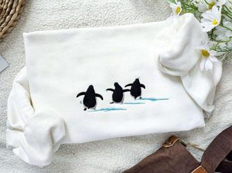 Cute Penguin Embroidered Sweatshirt Crewneck SweatshirtFor Men And Women | Mazezy