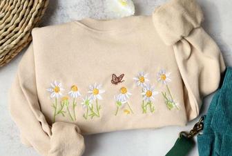 Daisies and butterfly Embroidered Sweatshirt Crewneck Sweatshirt For Women And Women | Mazezy