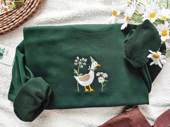 Goose and Daisy Embroidered Sweatshirt Crewneck Sweatshirt Gift For Family | Mazezy