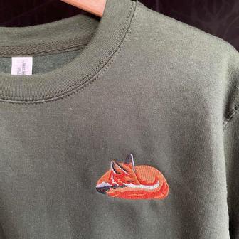 Red Fox Embroidered Sweatshirt Crewneck Sweatshirt For Men And Women | Mazezy