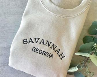 Savannah Georgia Embroidered Sweatshirt Crewneck Sweatshirt Gift For Family | Mazezy DE